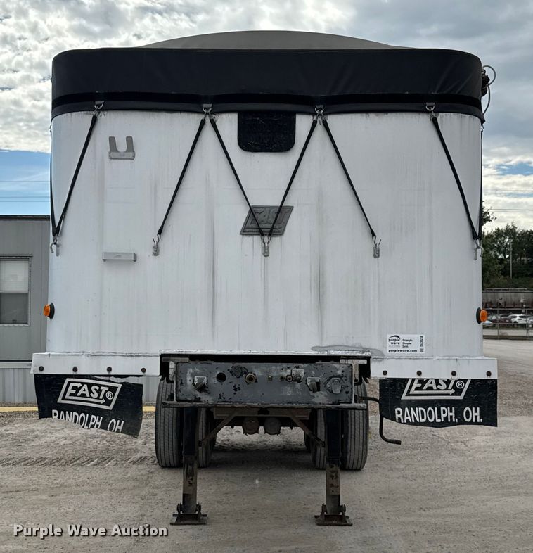 image for item DU3538 1998 East end dump trailer