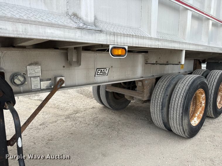 image for item DU3538 1998 East end dump trailer