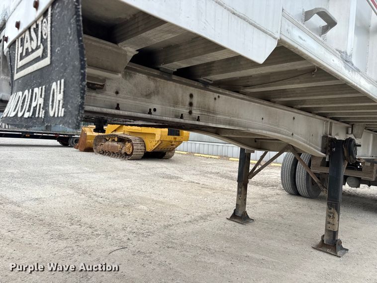 image for item DU3538 1998 East end dump trailer