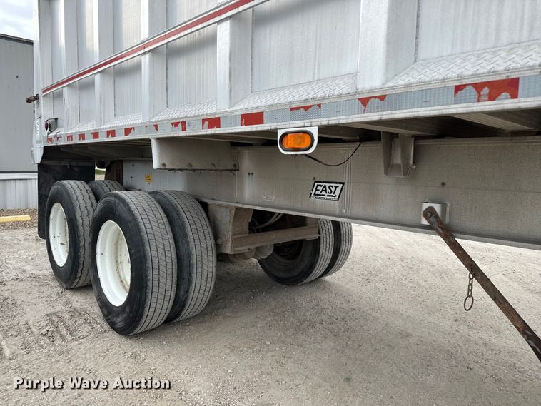 image for item DU3538 1998 East end dump trailer
