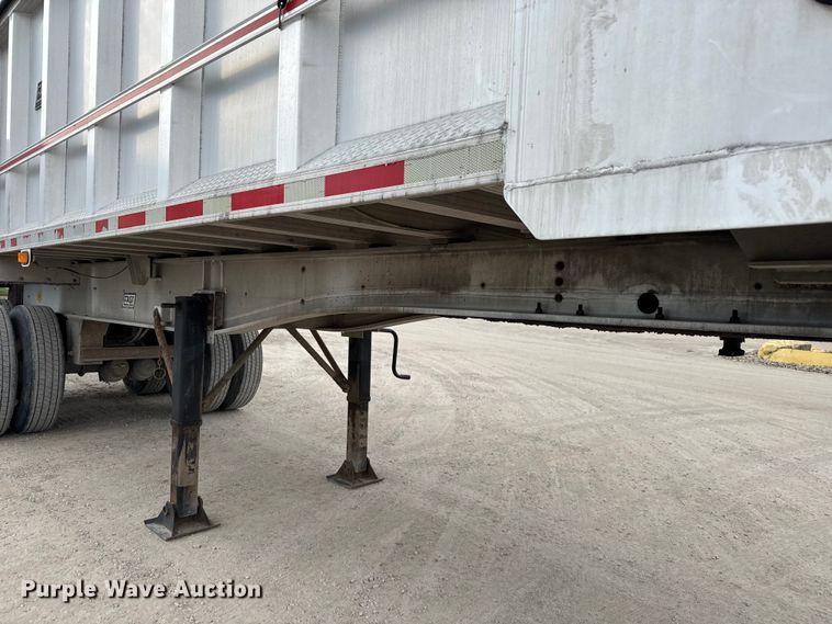 image for item DU3538 1998 East end dump trailer