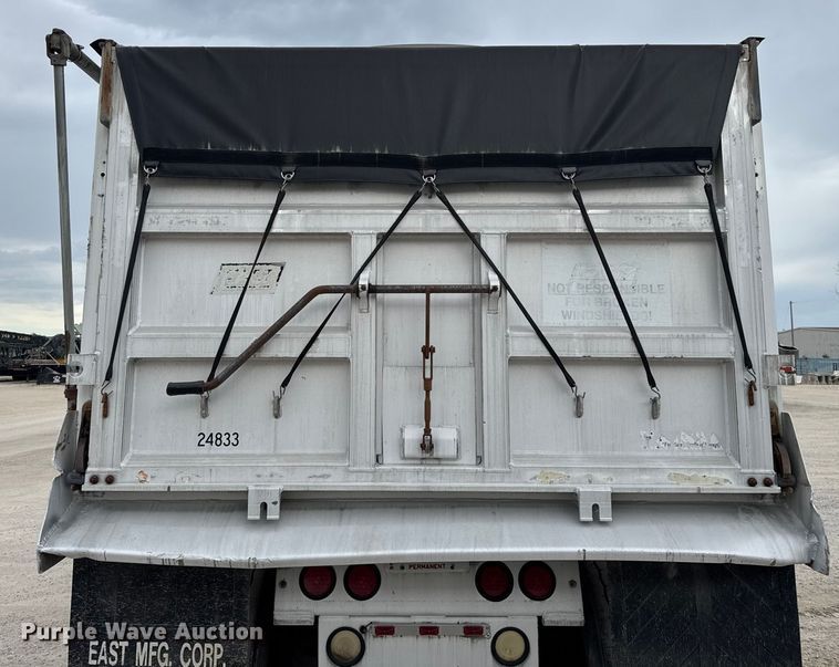 image for item DU3538 1998 East end dump trailer