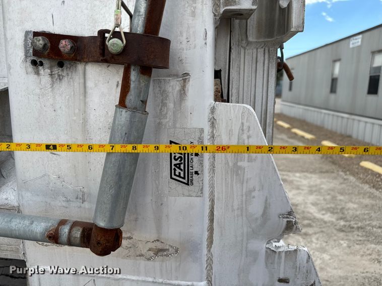 image for item DU3538 1998 East end dump trailer