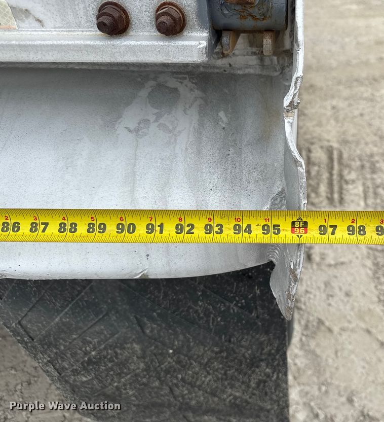 image for item DU3538 1998 East end dump trailer