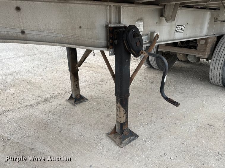 image for item DU3538 1998 East end dump trailer