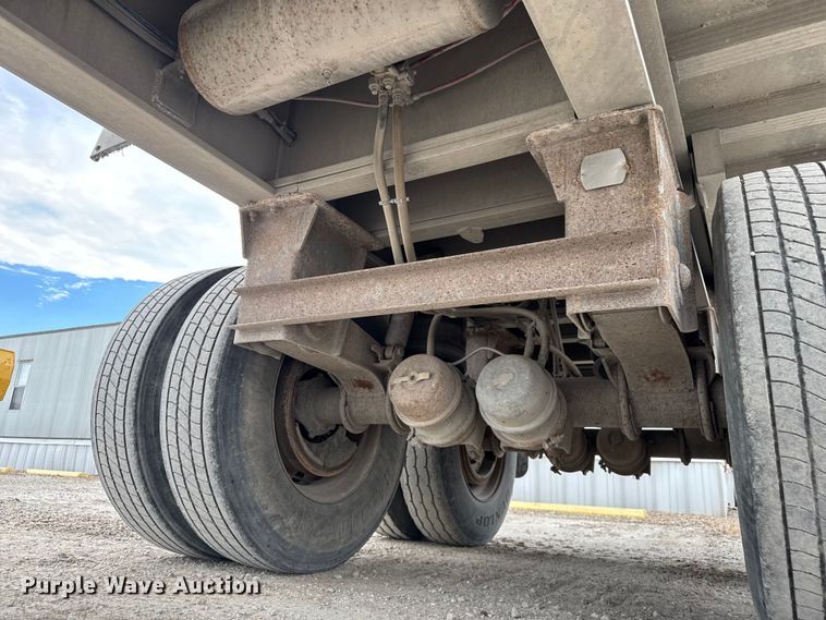 image for item DU3538 1998 East end dump trailer