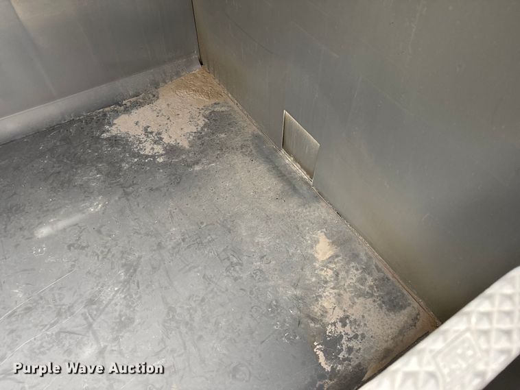 image for item DU3538 1998 East end dump trailer