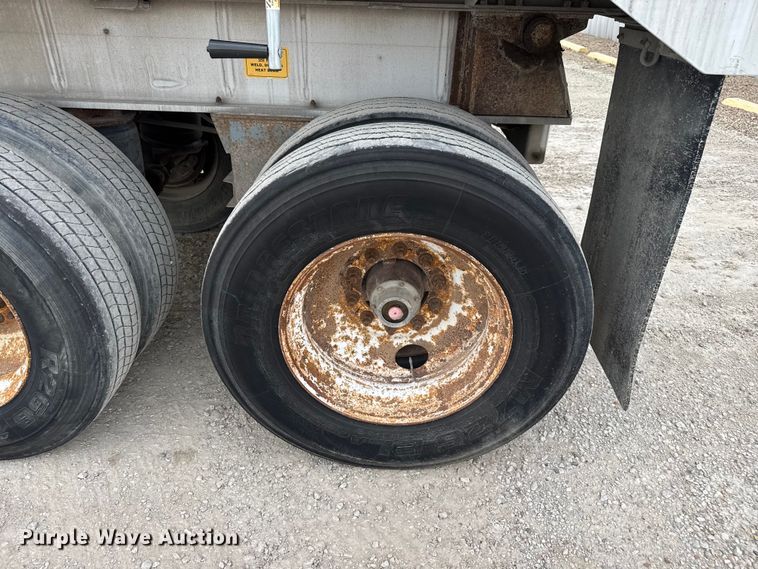 image for item DU3538 1998 East end dump trailer