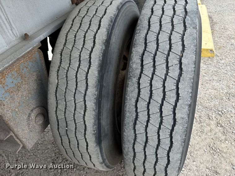 image for item DU3538 1998 East end dump trailer