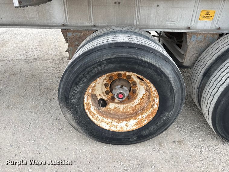 image for item DU3538 1998 East end dump trailer