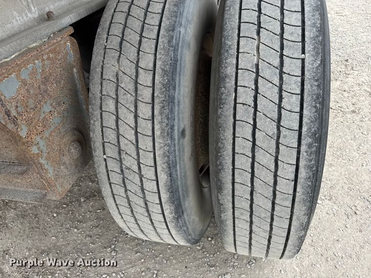 image for item DU3538 1998 East end dump trailer