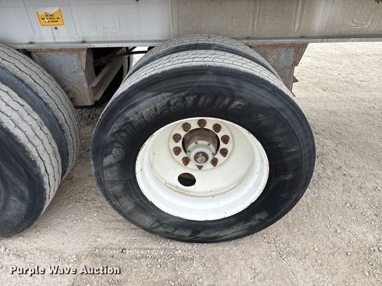 image for item DU3538 1998 East end dump trailer