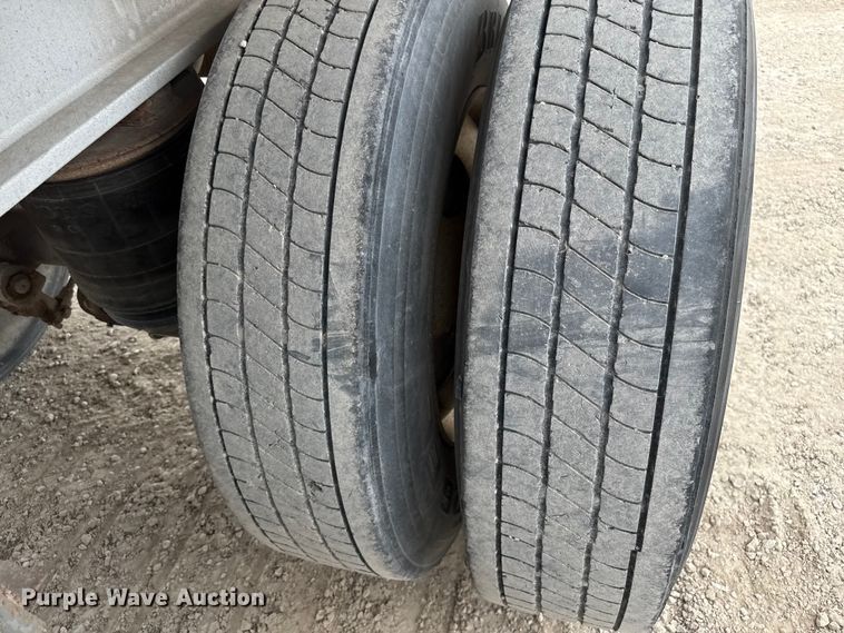 image for item DU3538 1998 East end dump trailer