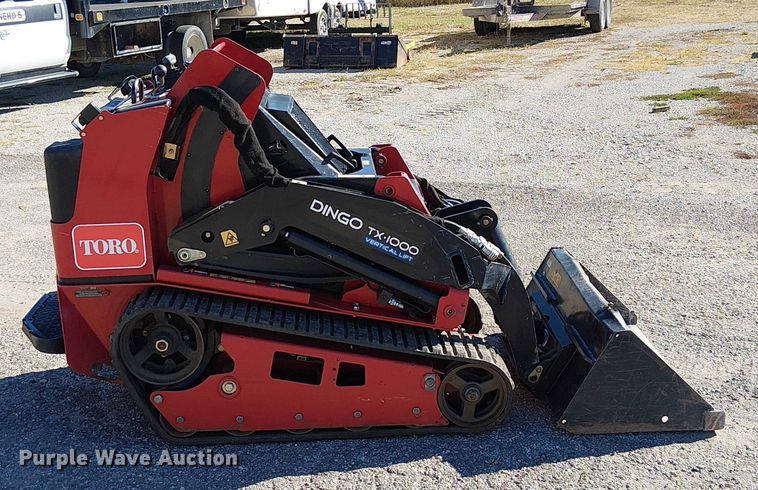 MINI CARGADOR SOBRE ORUGAS COMPACTO TORO DINGOTX1000VERTICALLIFT