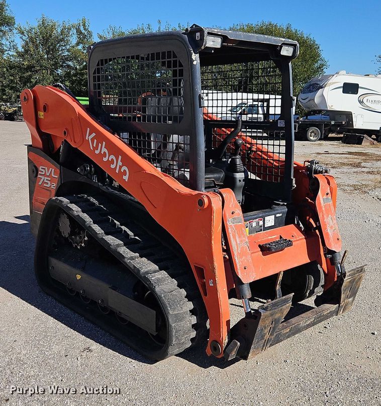 MINI CARGADOR SOBRE ORUGAS 2022 KUBOTA SVL752