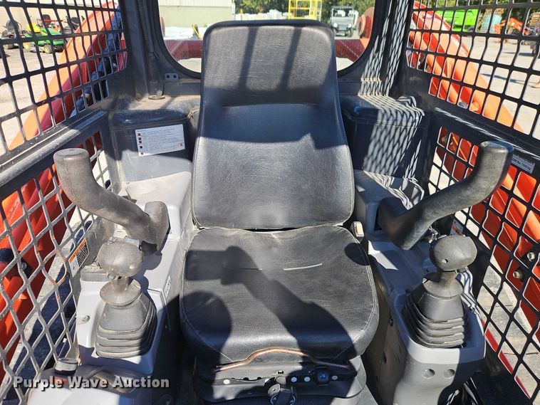 image for item DU3570 2022 Kubota SVL75-2 tracked skid steer loader