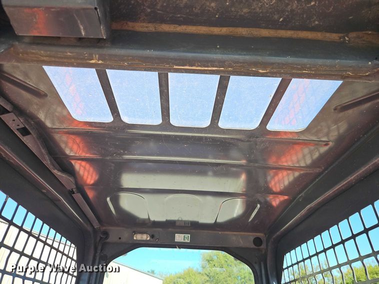 image for item DU3570 2022 Kubota SVL75-2 tracked skid steer loader