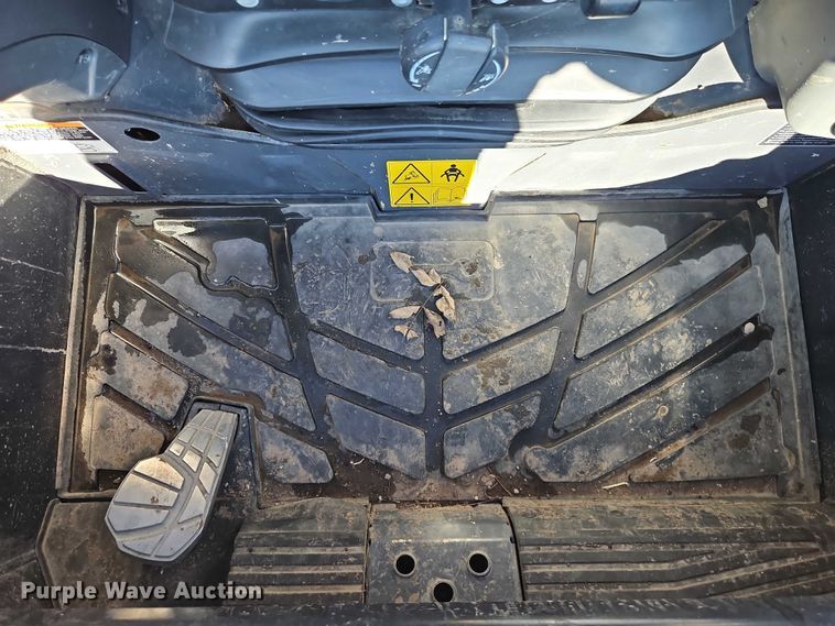 image for item DU3570 2022 Kubota SVL75-2 tracked skid steer loader