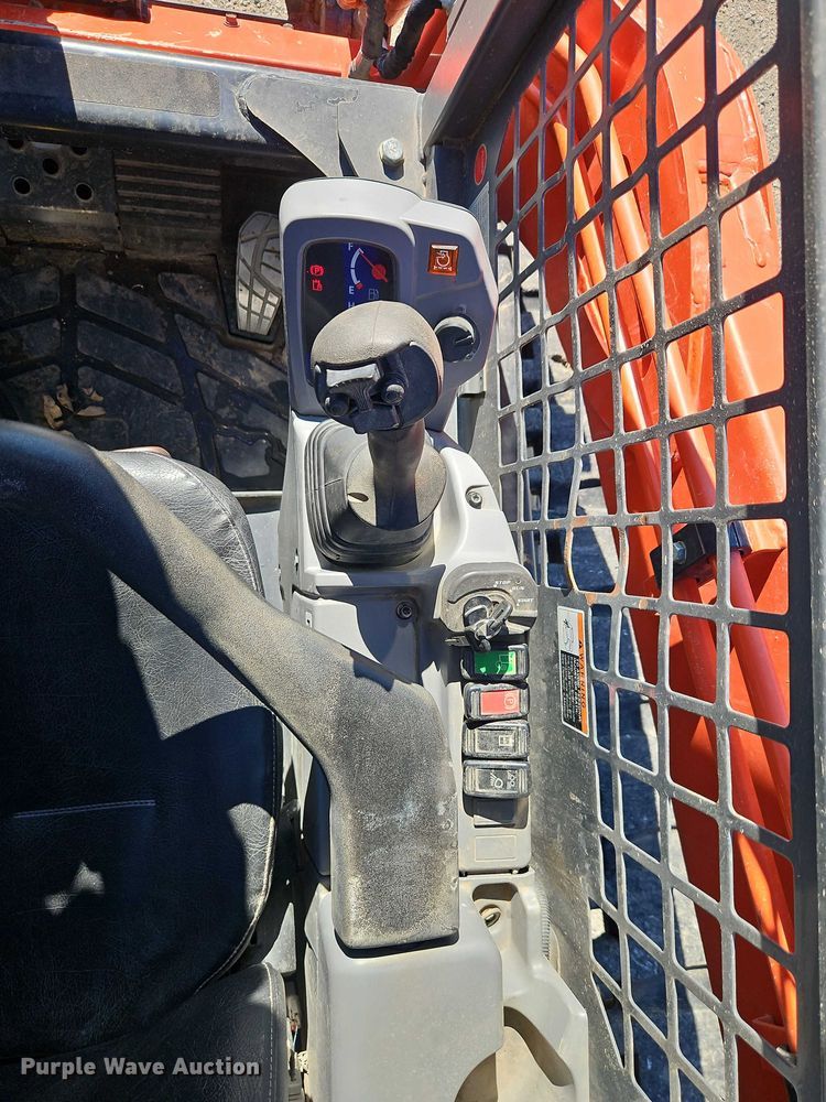 image for item DU3570 2022 Kubota SVL75-2 tracked skid steer loader