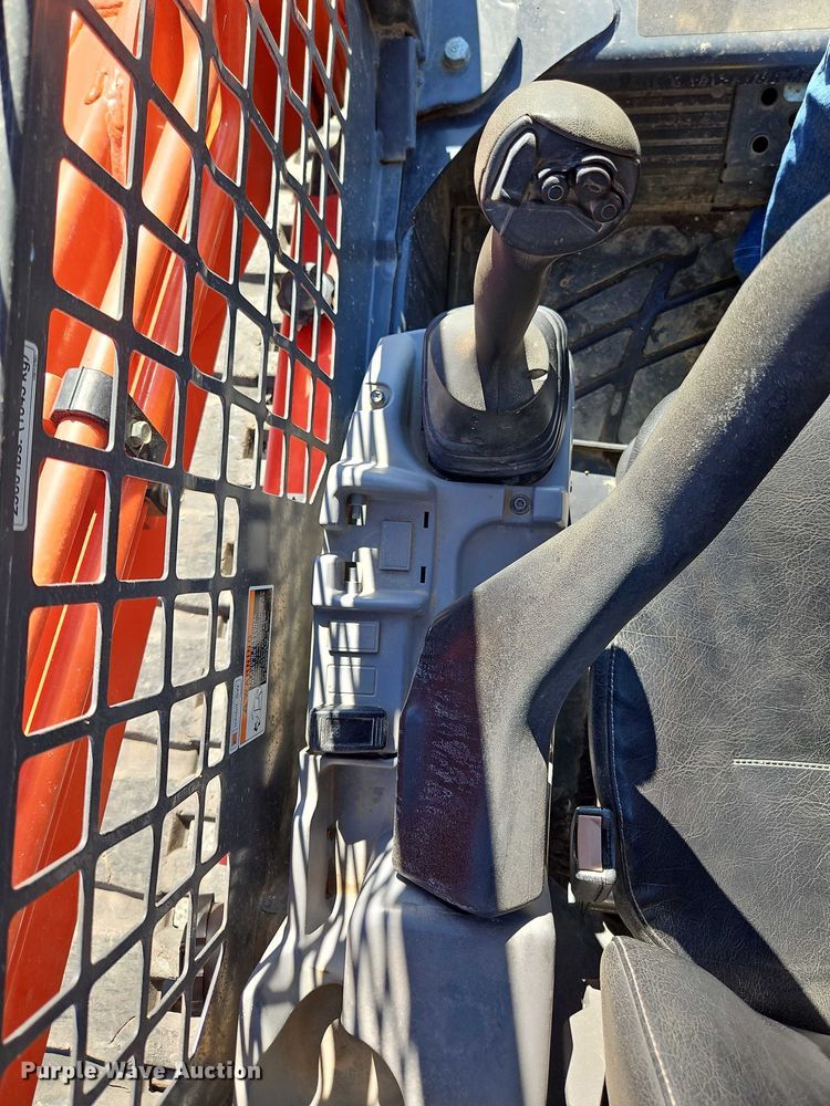 image for item DU3570 2022 Kubota SVL75-2 tracked skid steer loader