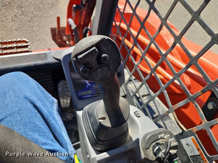 image for item DU3570 2022 Kubota SVL75-2 tracked skid steer loader