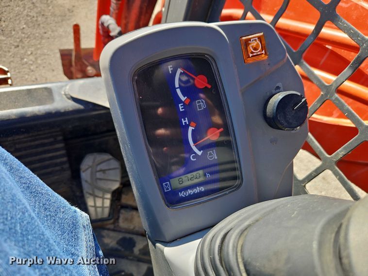 image for item DU3570 2022 Kubota SVL75-2 tracked skid steer loader