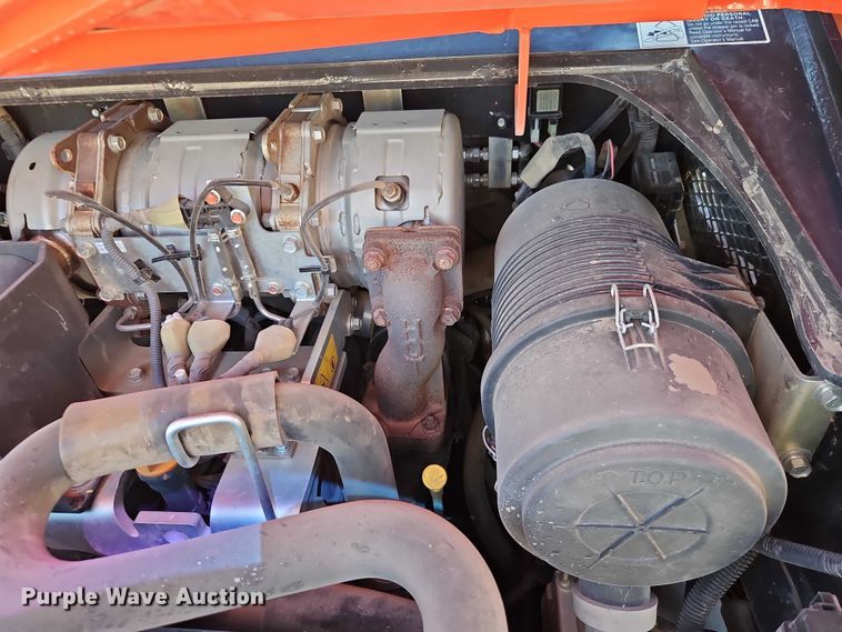 image for item DU3570 2022 Kubota SVL75-2 tracked skid steer loader