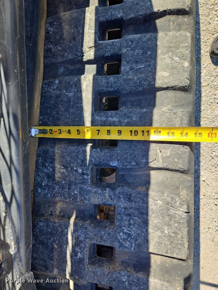 image for item DU3570 2022 Kubota SVL75-2 tracked skid steer loader