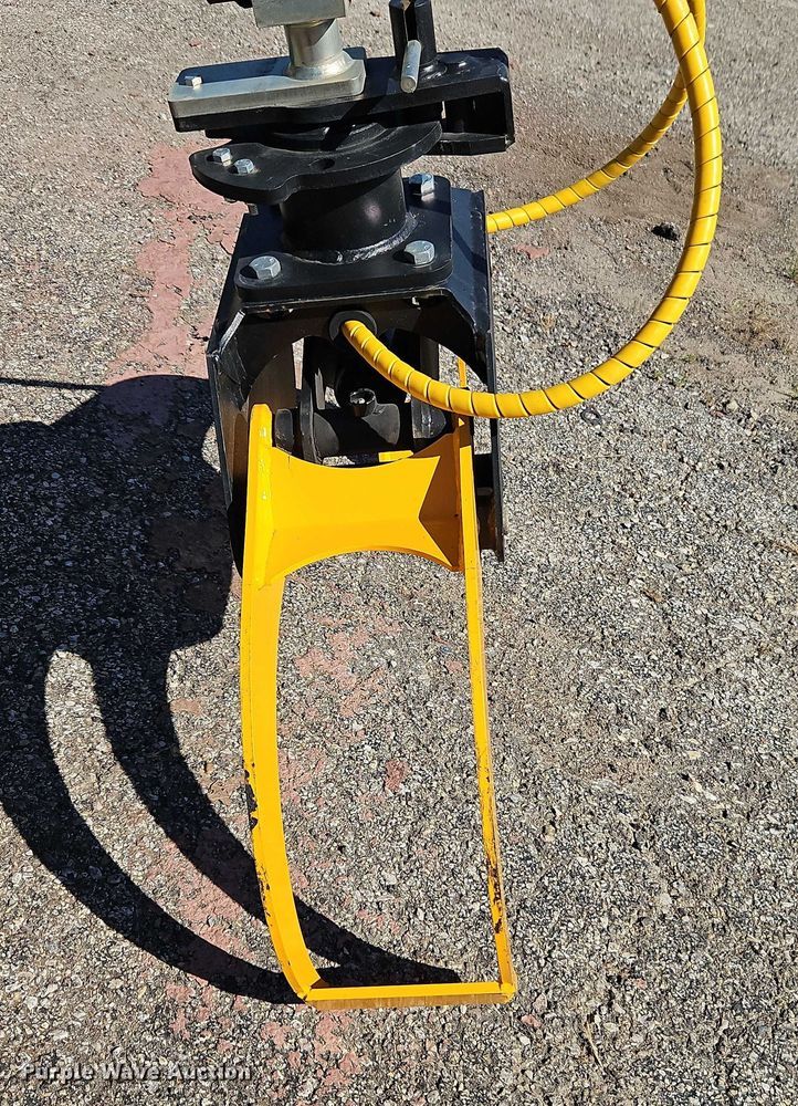 image for item DU3578 Quick Attach skid steer log grapple