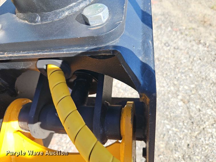 image for item DU3578 Quick Attach skid steer log grapple