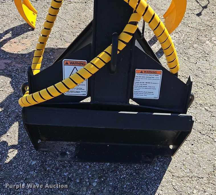 image for item DU3578 Quick Attach skid steer log grapple
