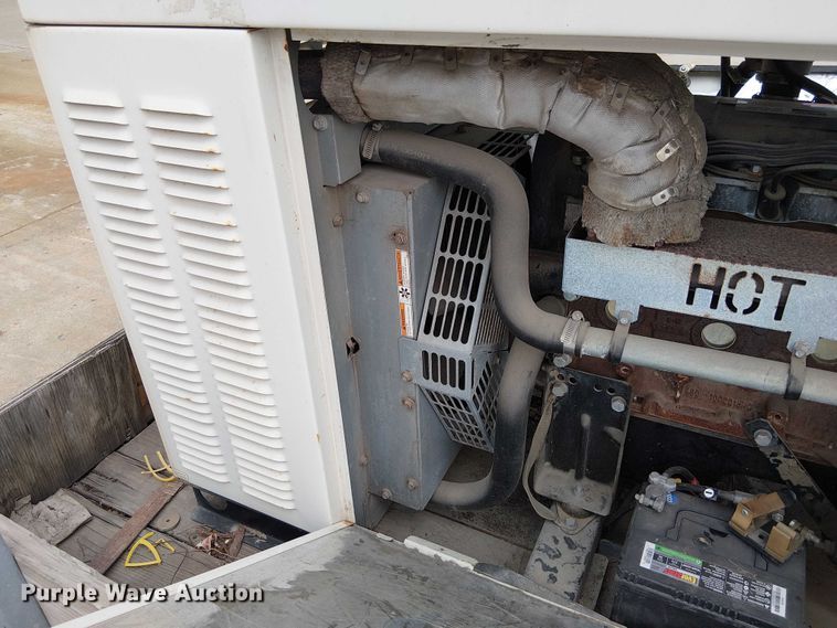 image for item DU3587 2010 Generac QT03016ANSX generator