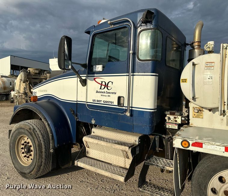 image for item DW4258 2005 Kenworth W900 ready mix truck