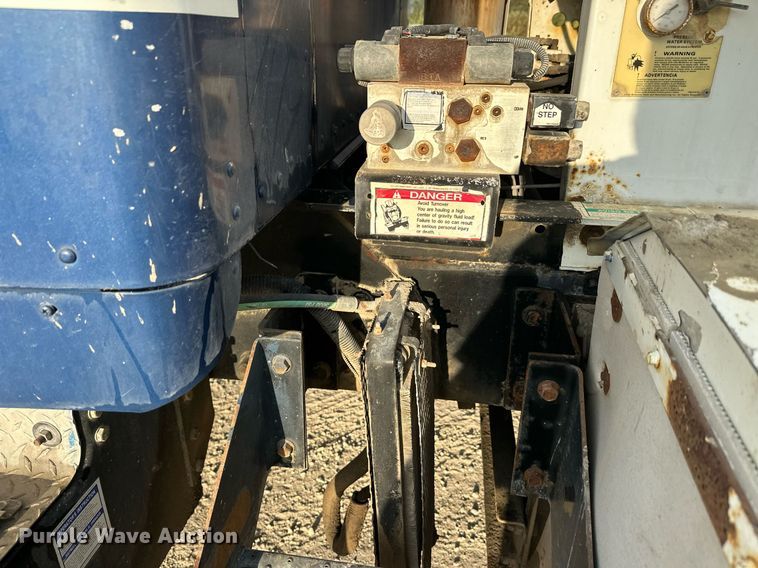 image for item DW4258 2005 Kenworth W900 ready mix truck