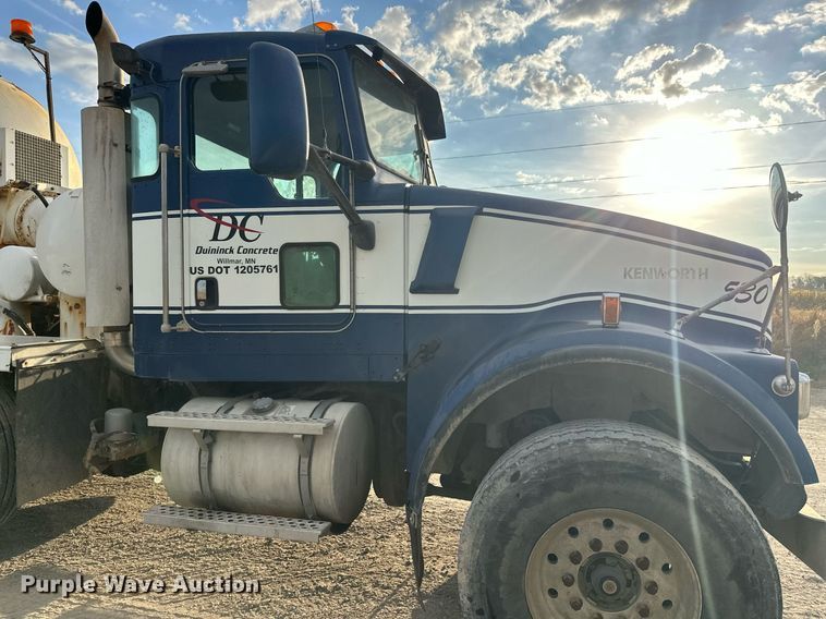 image for item DW4258 2005 Kenworth W900 ready mix truck