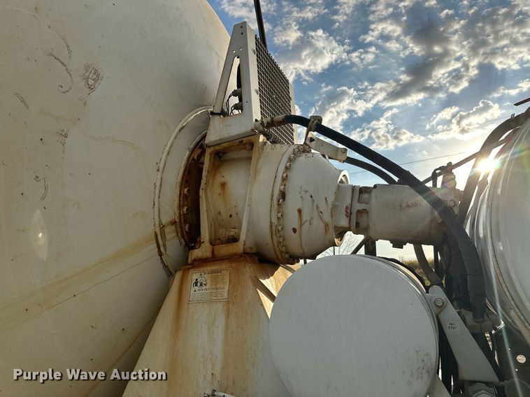 image for item DW4258 2005 Kenworth W900 ready mix truck