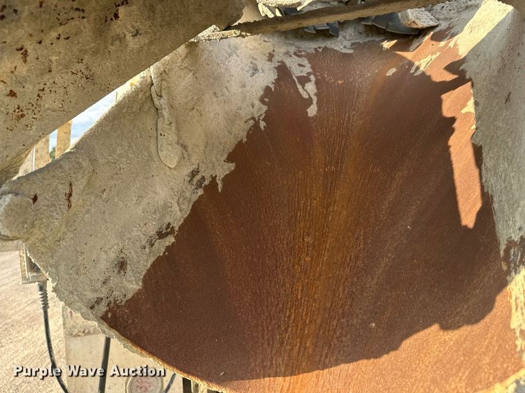 image for item DW4258 2005 Kenworth W900 ready mix truck