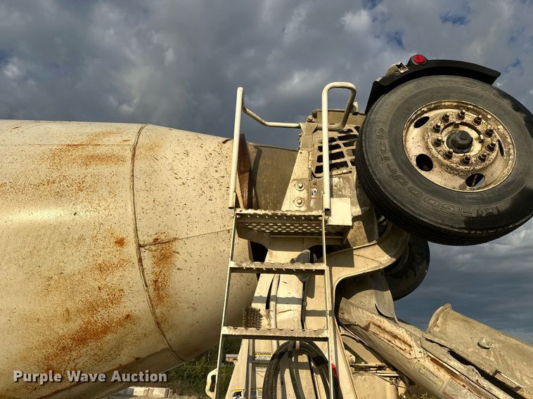 image for item DW4258 2005 Kenworth W900 ready mix truck