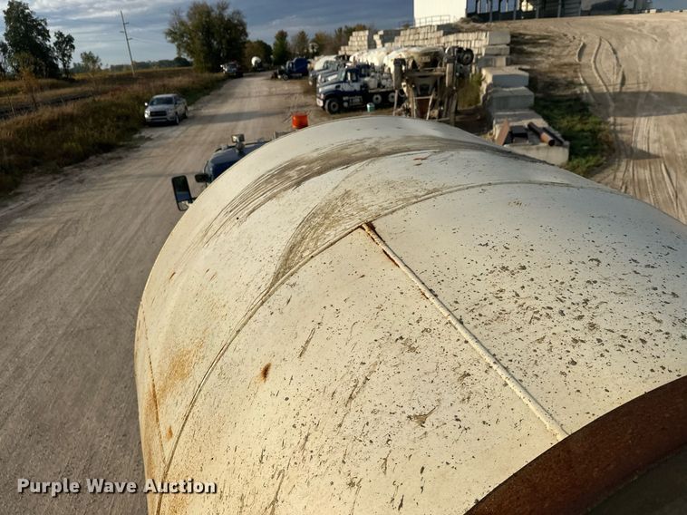 image for item DW4258 2005 Kenworth W900 ready mix truck