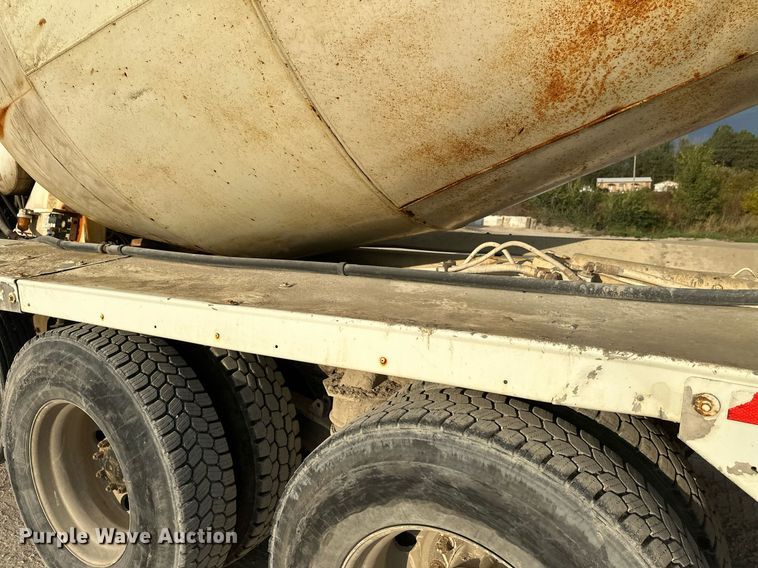 image for item DW4258 2005 Kenworth W900 ready mix truck