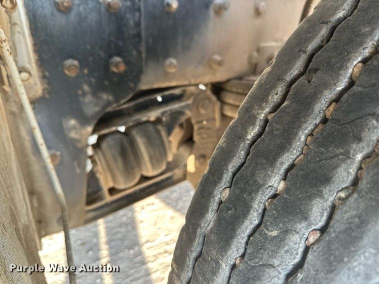 image for item DW4258 2005 Kenworth W900 ready mix truck