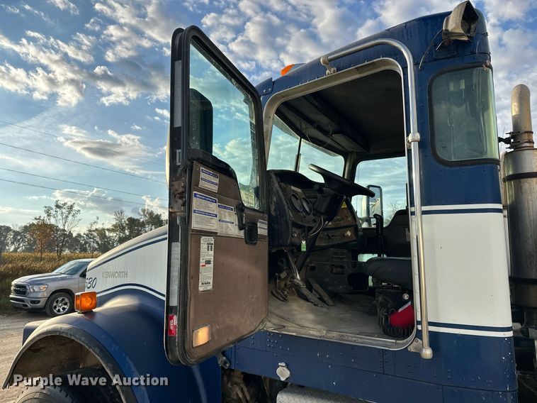 image for item DW4258 2005 Kenworth W900 ready mix truck