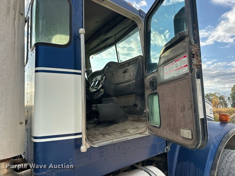 image for item DW4258 2005 Kenworth W900 ready mix truck