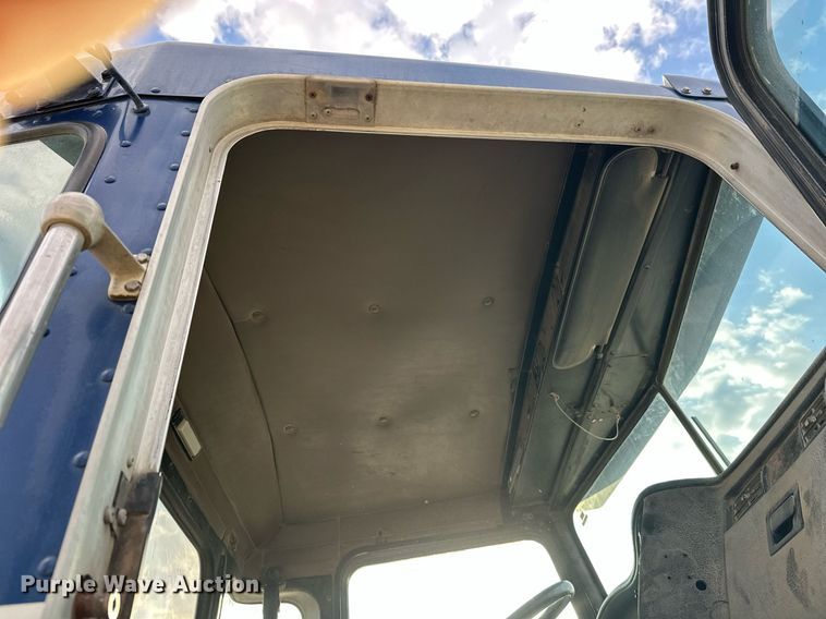 image for item DW4258 2005 Kenworth W900 ready mix truck