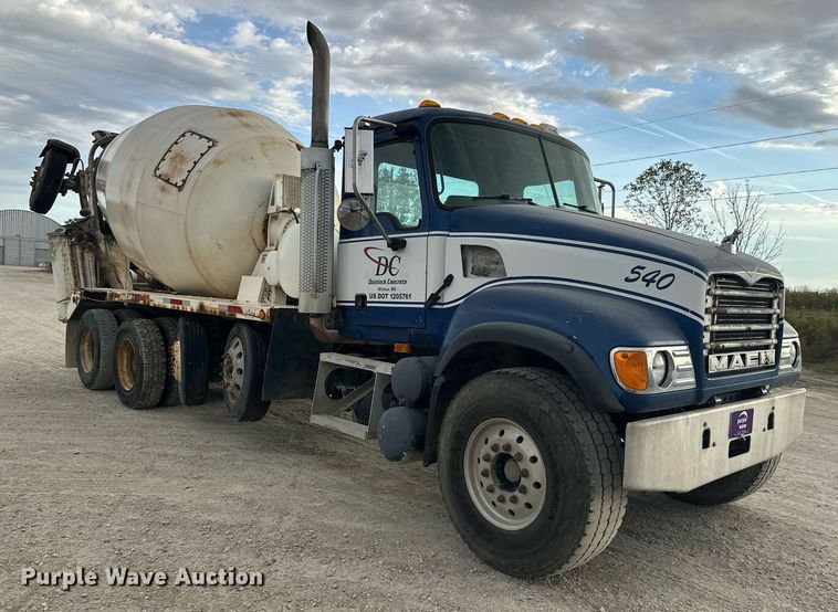 image for item DW4259 2005 Mack CV513 ready mix truck