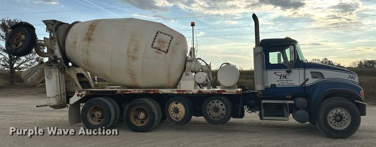 image for item DW4259 2005 Mack CV513 ready mix truck