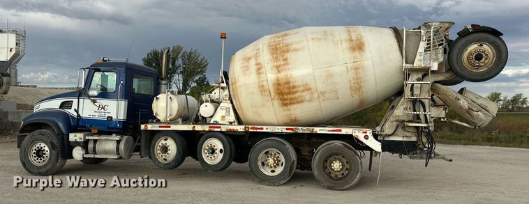 image for item DW4259 2005 Mack CV513 ready mix truck