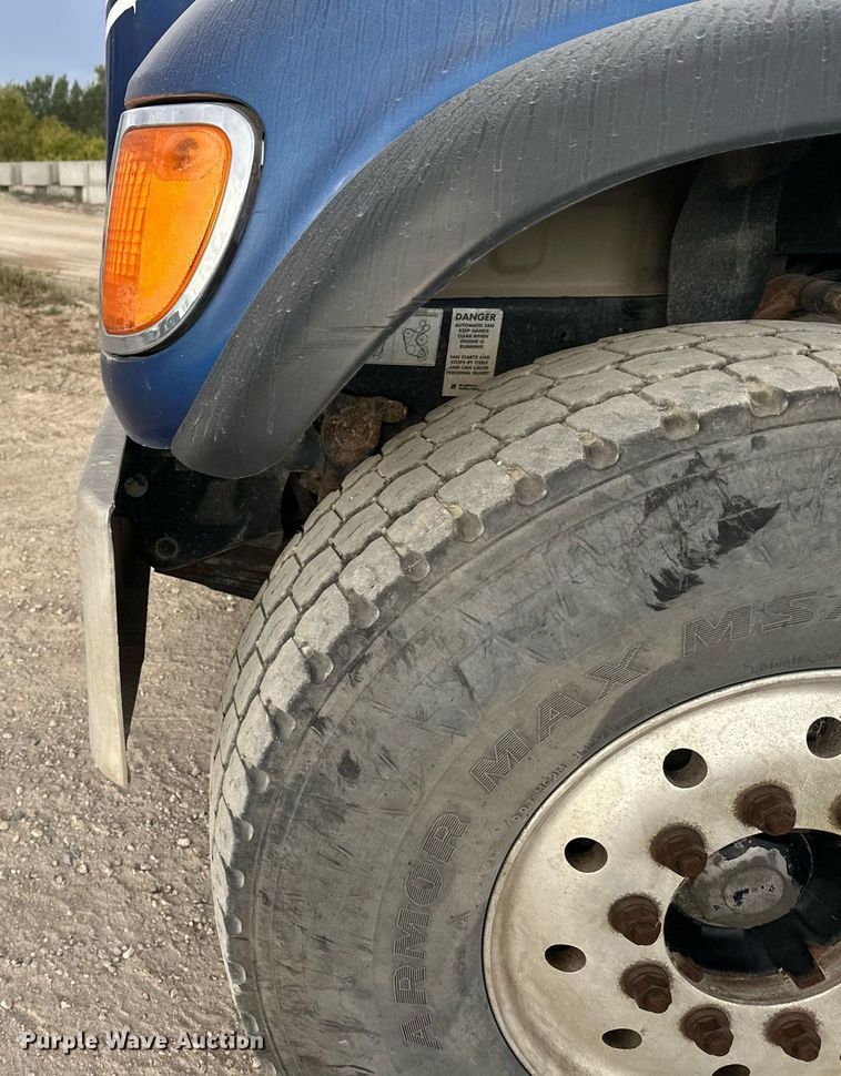 image for item DW4259 2005 Mack CV513 ready mix truck