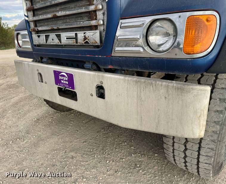 image for item DW4259 2005 Mack CV513 ready mix truck