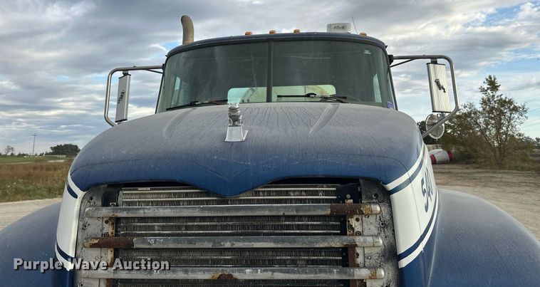 image for item DW4259 2005 Mack CV513 ready mix truck